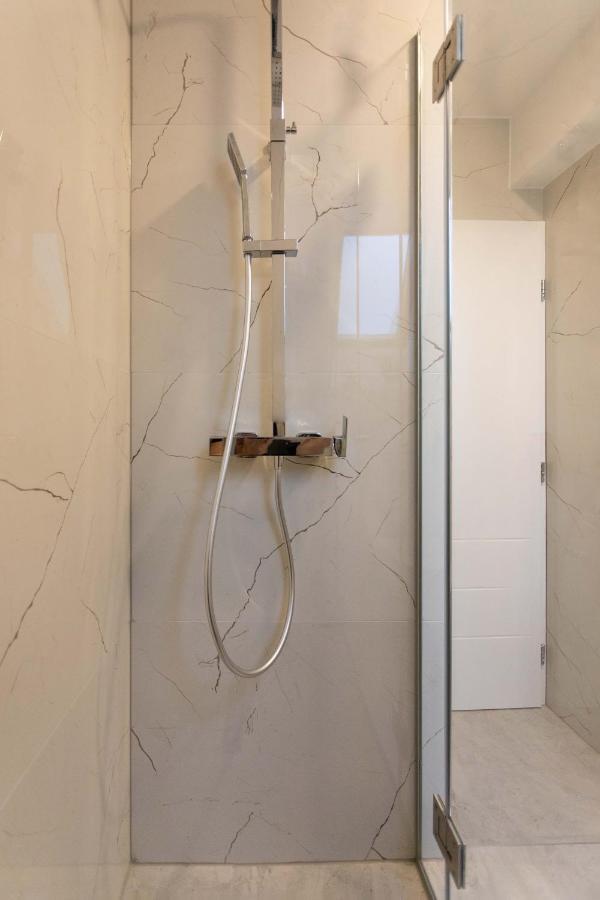 شقة Design 1Bdr Loft Near Kvaternik Square زغرب المظهر الخارجي الصورة
